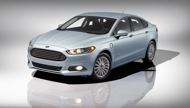 2013 Ford Fusion Energi (5).jpg